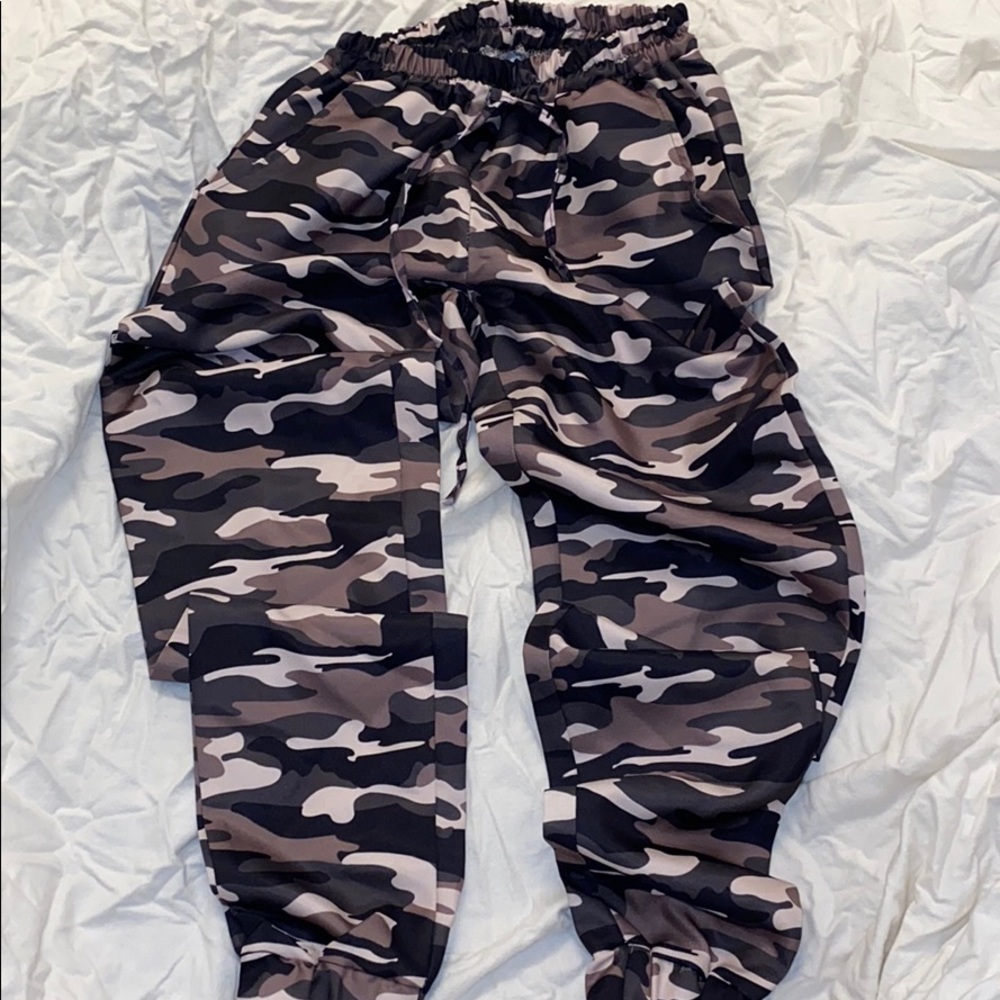 Women’s Camo joggers